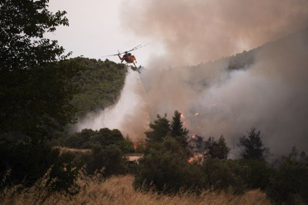 Μάχη με τις φλόγες σε 56 μέτωπα κλήθηκαν να δώσουν οι πυροσβέστες την Τρίτη