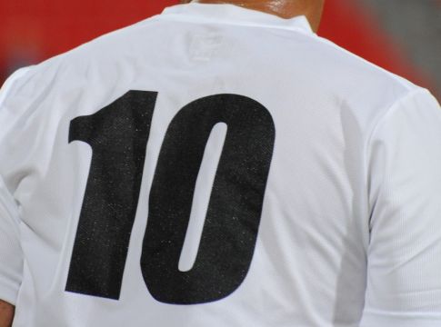 Για πάντα με το 10 στην πλάτη και πάντα αντίπαλος