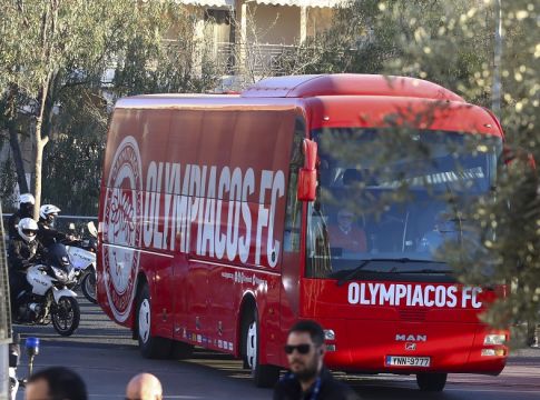Έφτασε ΟΑΚΑ χωρίς απρόοπτα ο Ολυμπιακός (vid)