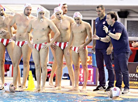 Διεκδικεί την πρώτη κούπα ο Ολυμπιακός