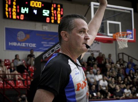 Μόνο στην Ελλάδα θα σφυρίζει ο Αναστόπουλος