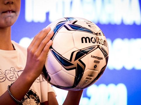 Στήριξη των ποδοσφαιριστών της Super League 1 σε εκείνους της SL2 και FL