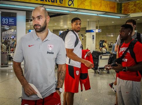 «Πέταξε» για Ιταλία ο Ολυμπιακός (pics)
