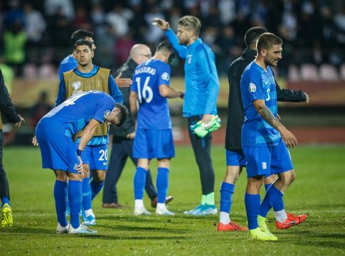 Του under το… κάγκελο