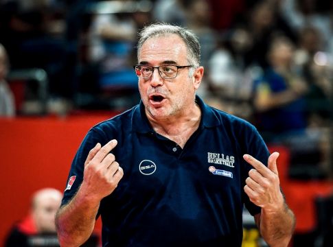 Σκουρτόπουλος: «Αν μου βρείτε τρία γκαρντ, θα τους βάλω»