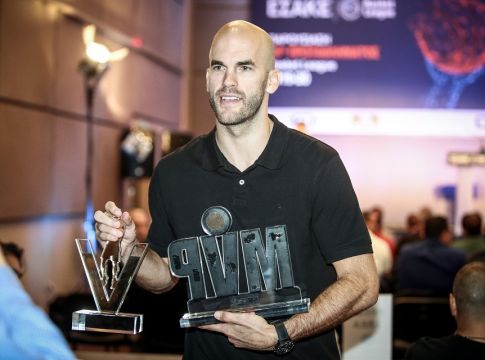 Καλάθης: «Σκέφτομαι να αποχωρήσω από την Εθνική»