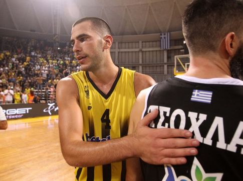 Μποχωρίδης: «Είμαστε καλύτερη ομάδα από τον ΠΑΟΚ, θέλουμε τον κόσμο δίπλα μας»