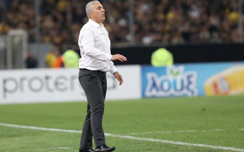 Κωστένογλου: «Κυριαρχήσαμε στο δεύτερο ημίχρονο, συγχαρητήρια στους παίκτες μου»
