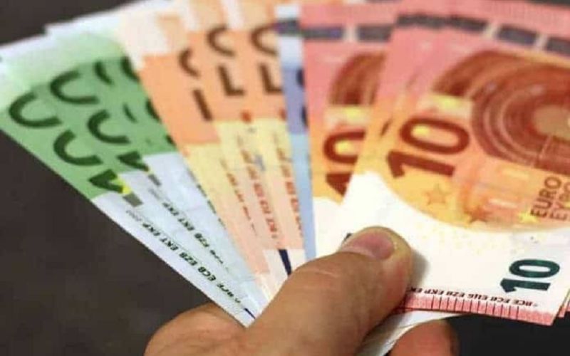 Έκτακτη οικονομική ενίσχυση 400 ευρώ: Λήξη χρόνου για την υποβολή ΙΒΑΝ των μακροχρόνια ανέργων