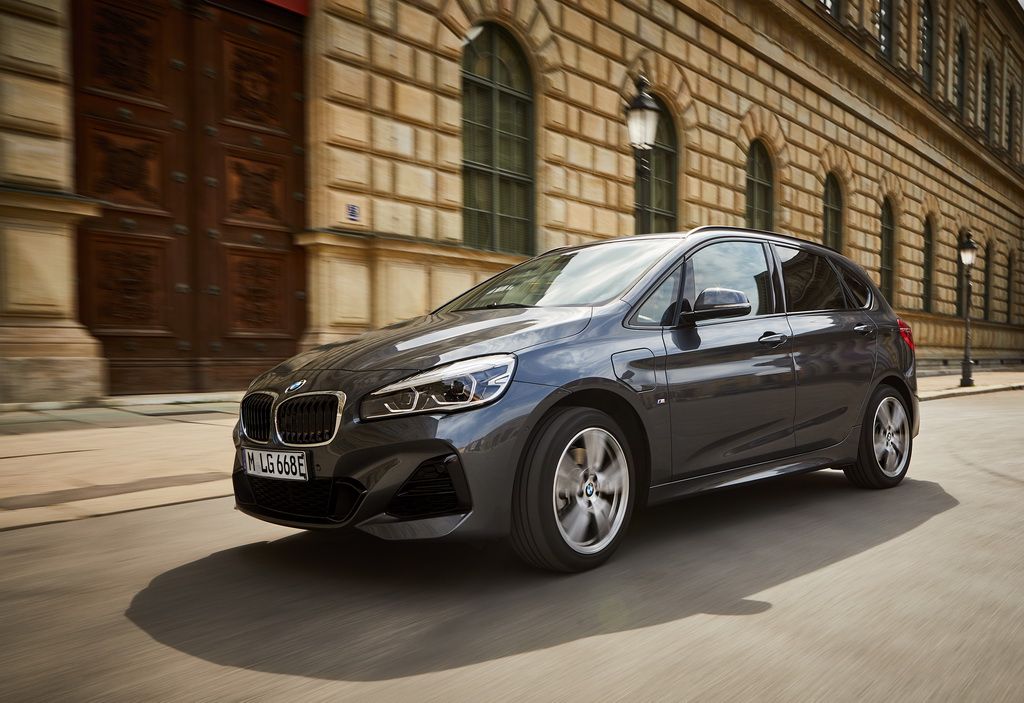 Νέα BMW 225xe Active Tourer