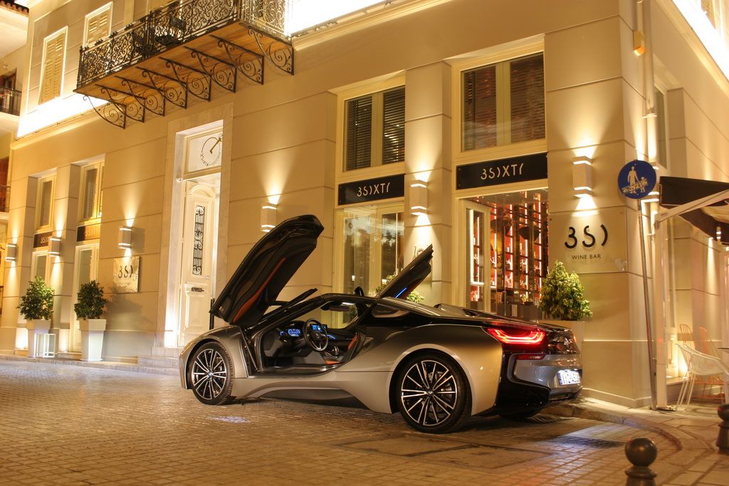 Η ζωή με μια BMW i8 Roadster eDrive