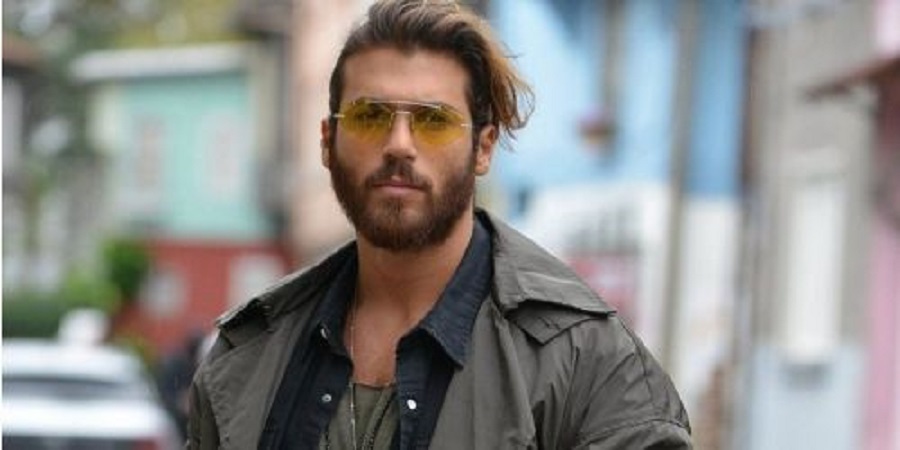 Can Yaman: Όλη η αλήθεια πίσω από την χειρονομία που προκάλεσε σάλο