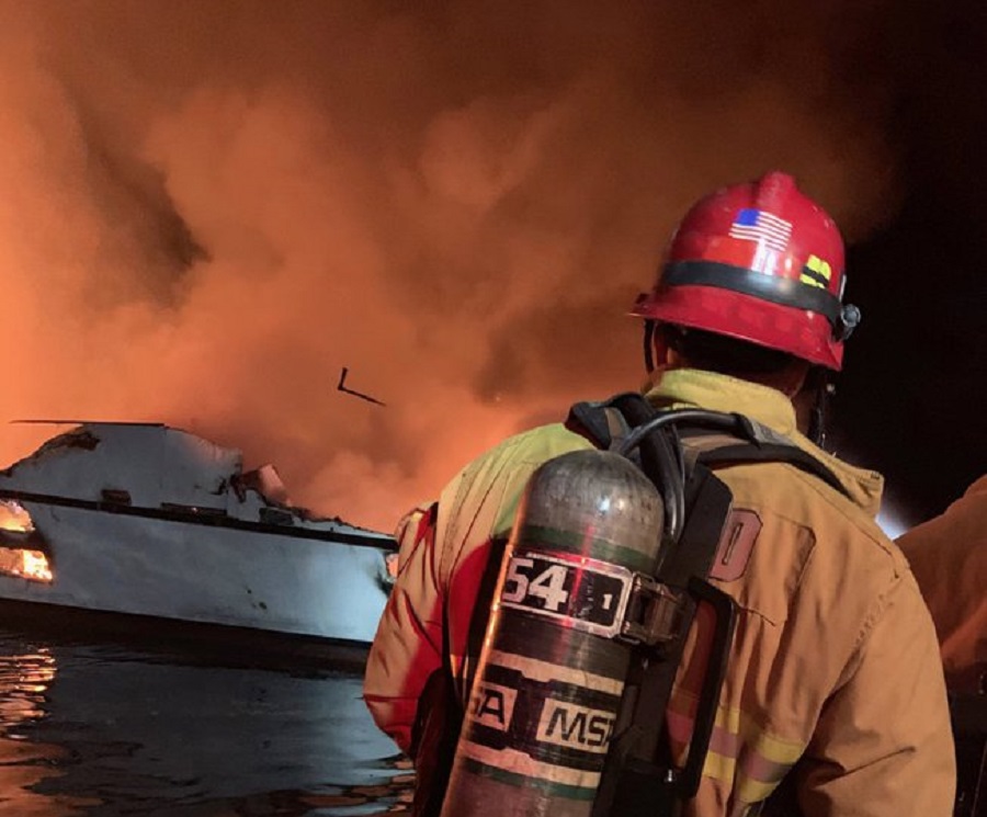 Τραγωδία στην Καλιφόρνια: Φόβοι για πάνω από 30 νεκρούς σε φλεγόμενο σκάφος (pics)