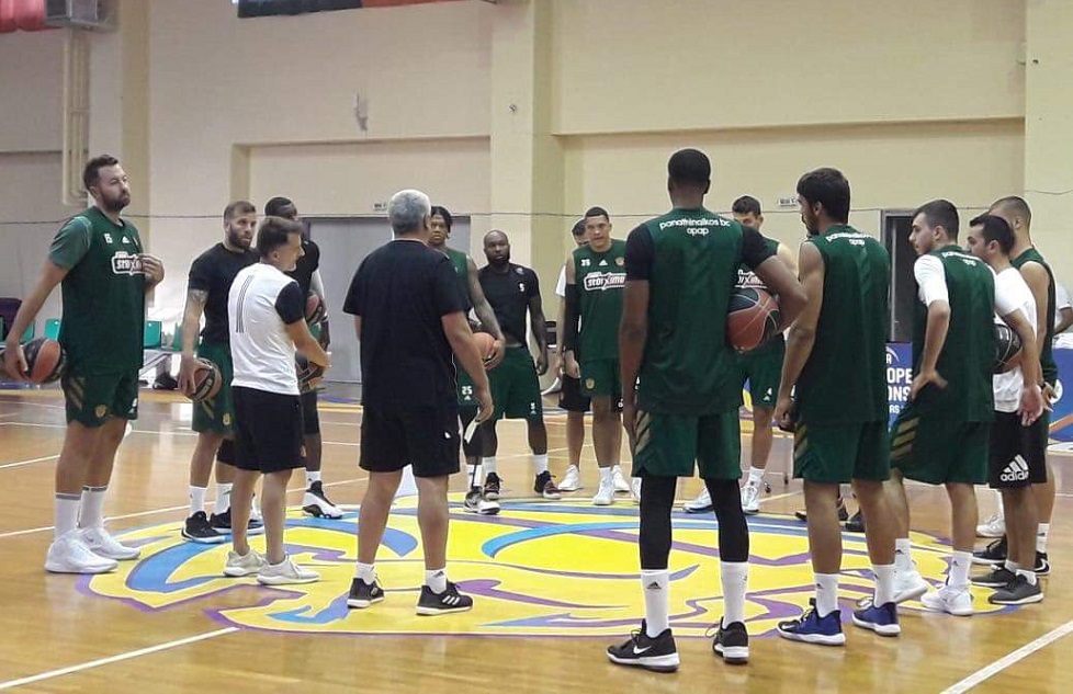 Παναθηναϊκός: Αποθέωση από 400 οπαδούς! (vid)