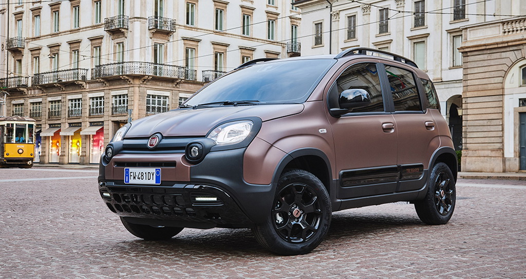 Το FIAT Panda Cross ντύνει η Trussardi