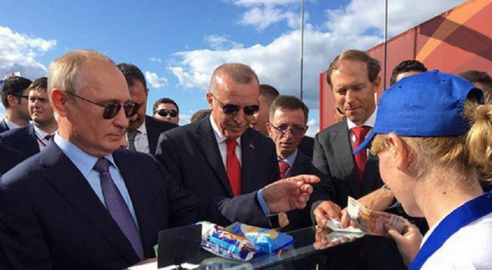 Ρωσίδα κατάσκοπος σέρβιρε παγωτό στον Ερντογάν! (vids)