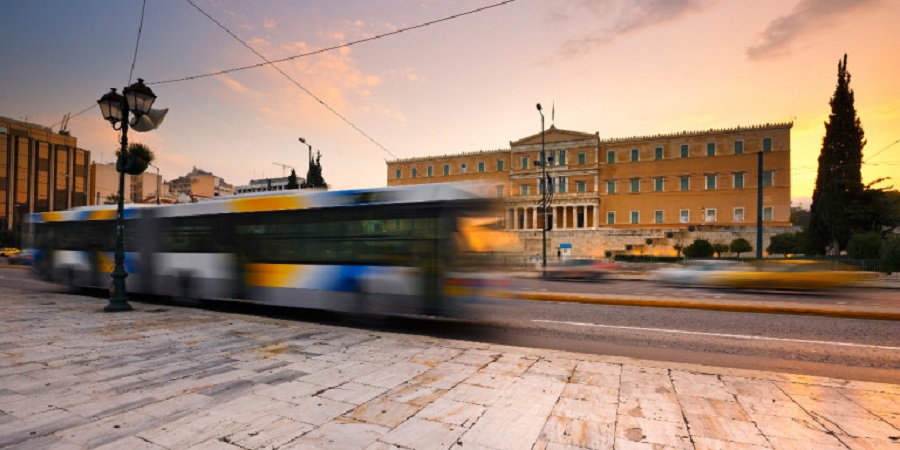 Απεργία παραλύει τη χώρα την Τρίτη -Κλειστά σχολεία, νεκρώνουν τα μέσα μεταφοράς