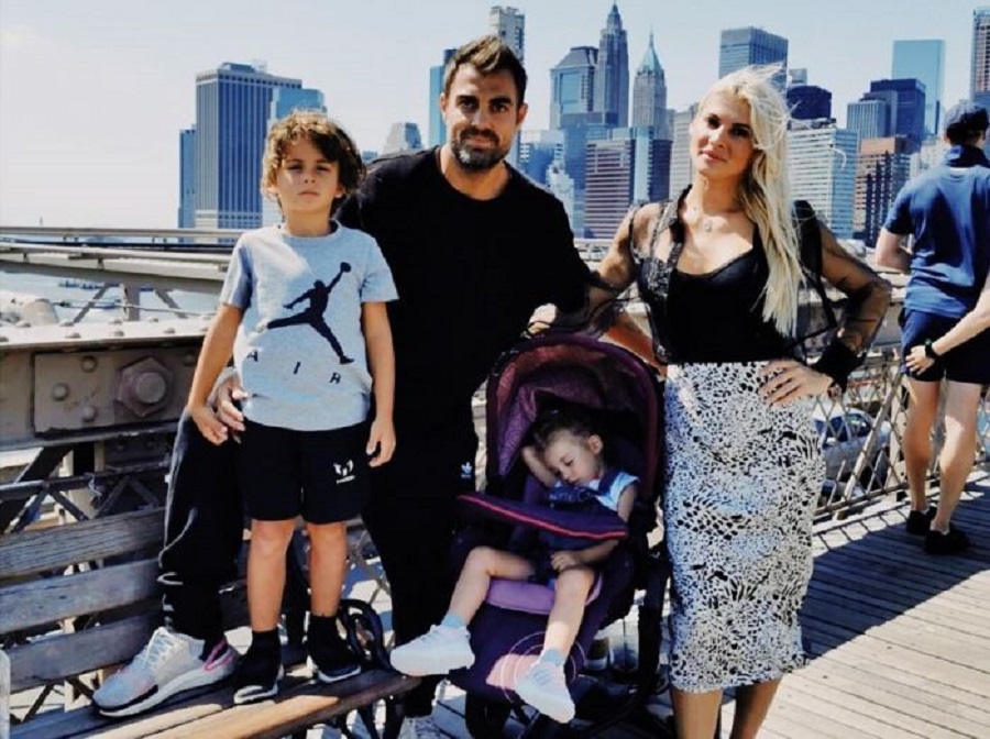 Η απίστευτα σέξι σύζυγος του Χανταμπάκη ανεβάζει την φώτο που δεν περιμέναμε