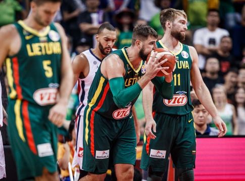 Η Λιθουανία κατέθεσε ένσταση στην FIBA για το ματς με τη Γαλλία (vid)