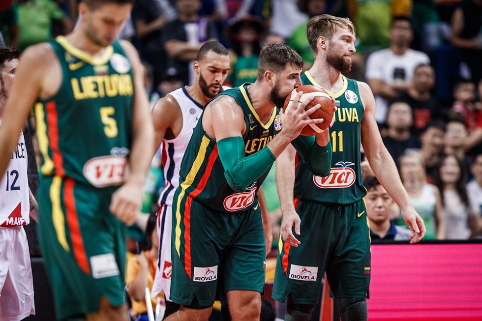 Η Λιθουανία κατέθεσε ένσταση στην FIBA για το ματς με τη Γαλλία (vid)