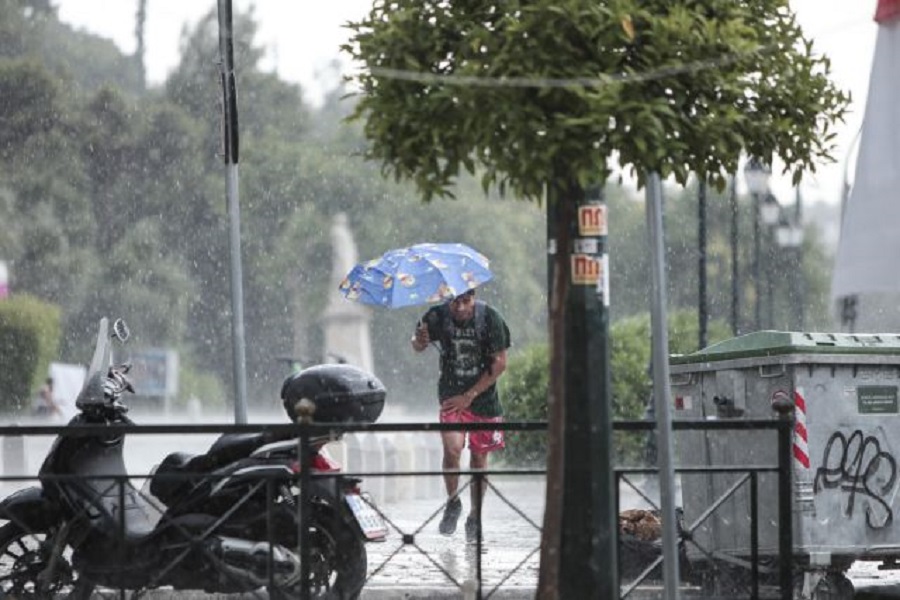 Έκτακτο δελτίο ΕΜΥ: Βροχές, καταιγίδες και πτώση της θερμοκρασίας την Πέμπτη
