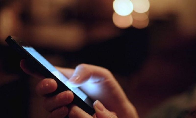 Ιαπωνία: Αυτό το smartphone δεν σε αφήνει να βγάλεις γυμνές φωτογραφίες