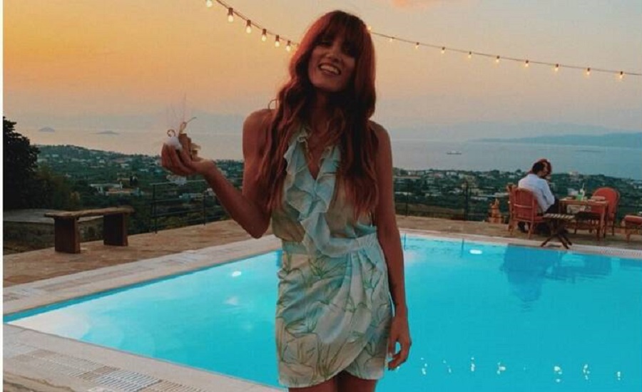 Μαίρη Συνατσάκη: Πήγε καλεσμένη σε γάμο και δεν πάει ο νους σας τι έκανε (pics,vid)