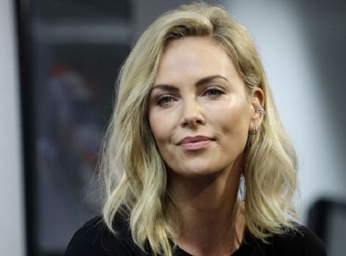 Σαρλίζ Θέρον: Το νέο της κούρεμα για το Fast & Furious 9 που άφησε άφωνο το Instagram