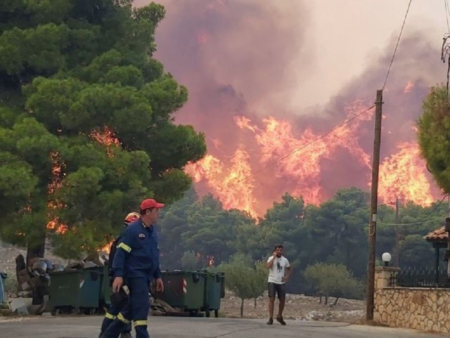 Πύρινο μέτωπο 10χλμ στη Ζάκυνθο – Ενισχύονται οι δυνάμεις της Πυροσβεστικής