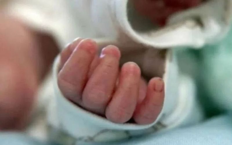 Ιός Κοξάκι: Πώς θα τον εντοπίσετε εγκαίρως στο παιδί