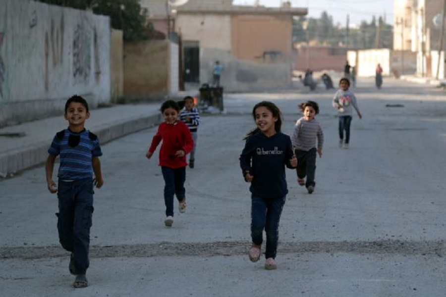 Συρία: Μικρά παιδιά απευθύνουν έκκληση να μην πέσουν στα χέρια του ISIS