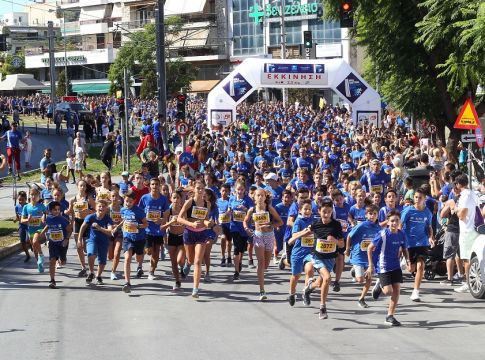 Νέο ρεκόρ στον 5ο Αγώνα Ιστορικής Μνήμης Νέας Σμύρνης με 8.000 δρομείς!