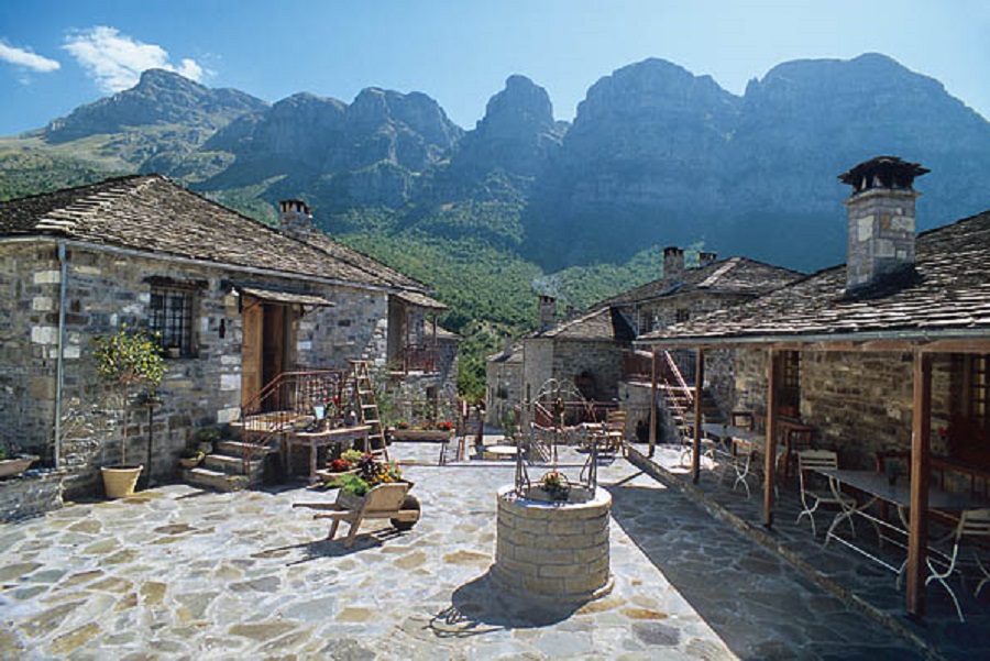 Τα ελληνικά χωριά που μάγεψαν το CNN