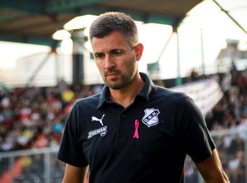 Σίμος: «Ομάδα Champions League ο Ολυμπιακός, πρόκληση για εμάς το παιχνίδι στο Καραϊσκάκη»