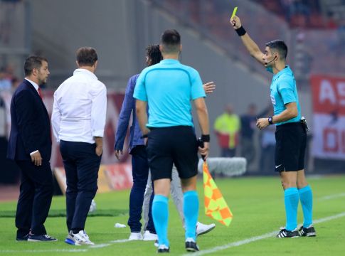 Η κόκκινη που δεν… είδε Παπαδόπουλος και VAR (vid)