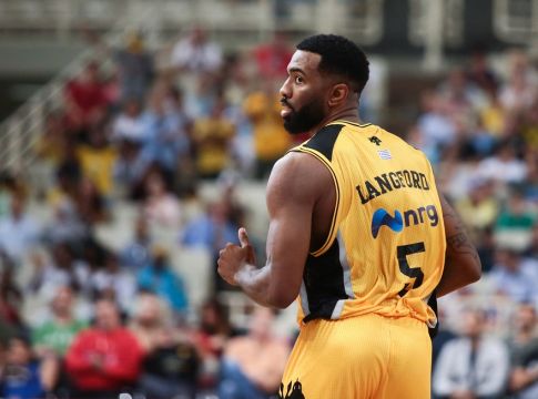 «Πολυβόλο» η ΑΕΚ: 9/12 τρίποντα στο πρώτο ημίχρονο!