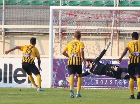 Τέσσερα τα γκολ του Γκάμα με τον Άρη και πρώτο από το πέναλτι