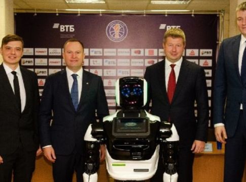 To πρώτο ρομπότ-προπονητής είναι γεγονός (pics)