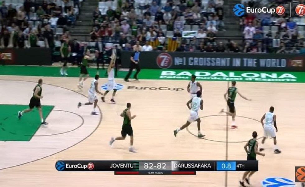 Buzzer beater από το… σπίτι του (vid)