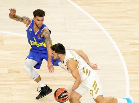 Euroleague: Αφαιρέθηκαν τα αυτοκόλλητα  από τα παρκέ (pic)