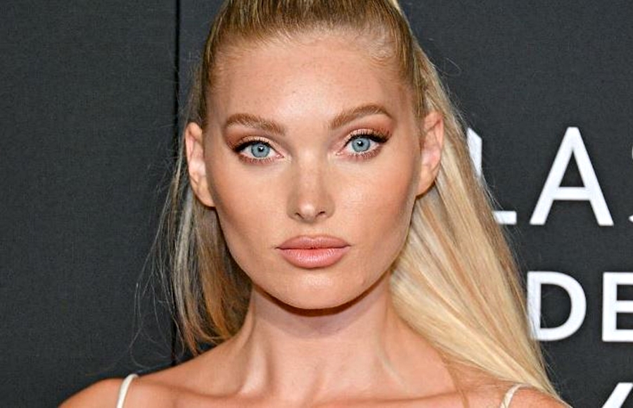 Elsa Hosk: Ποζάρει γυμνή με ένα φίδι 27 κιλών! (pics/vid)