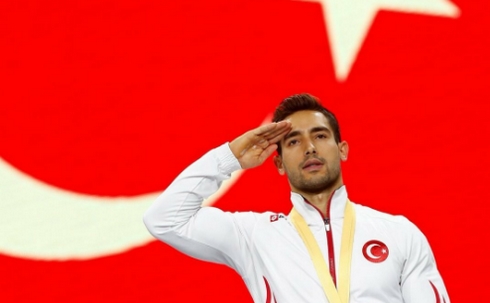 Νέος στρατιωτικός χαιρετισμός από Τούρκο αθλητή