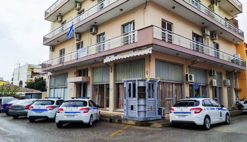 Αμαλιάδα: Παραδόθηκε ο μαθητής που μαχαίρωσε 15χρονο στο σχολείο