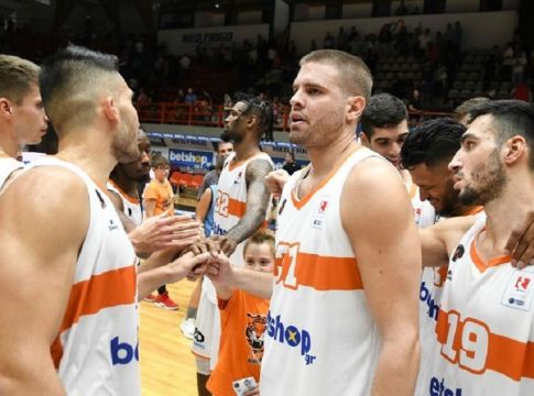 Οι οδηγίες του Μπόγρη για την αντρική… γκαρνταρόμπα