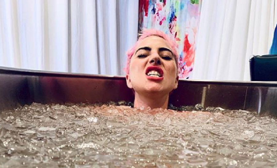 Lady Gaga : Η μπανιέρα όλο πάγο και η ακτινογραφία