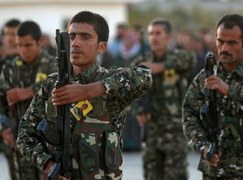 Γενικεύεται η σύρραξη στη Συρία: Ο Άσαντ στέλνει στρατό σε Kομπάνι και Mανμπίτζ