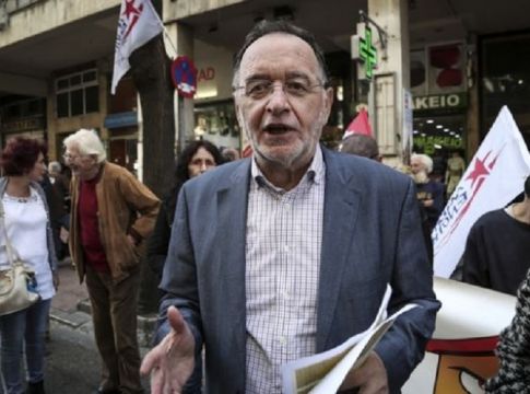Εξάρχεια: Αναρχικοί επιτέθηκαν στον Λαφαζάνη
