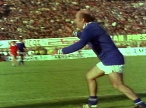 Ο Βέγγος… ποδοσφαιριστής και σκόρερ (vid)
