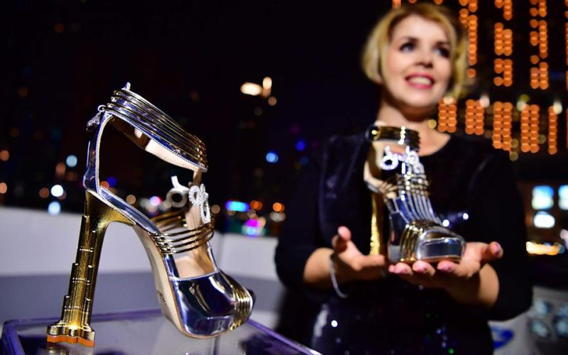 Ενα ζευγάρι παπούτσια «καλύπτει» το… PAO Alive! (pics, vids)
