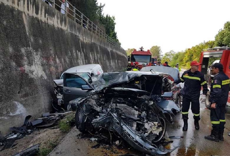 Πάτρα: Τραγωδία με δύο νεκρούς και τρεις τραυματίες σε τροχαίο